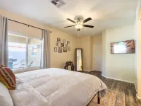 Saddle In & Kick Back: Old West Charmer w/King Bed and Putting Green