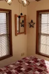 Minutes to Giant City - SIU - Shawnee Winetrail - Shawnee Forest - Wi-Fi - Chalets