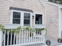 Tranquil Cape getaway 4BD 2BA with AC, Family and Pet Friendly! - Boutique
