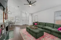 Round Rock Retreat: Downtown Kalahari RR Sports Complex Hot Tub Game Room - บังกะโล