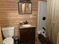 Peaceful cabin in secluded mountain spot beside a picturesque creek - 3 étoiles