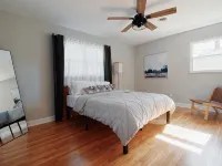 Beautiful Three Bedroom one story house on quiet street - WiFi