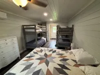 Family friendly cottage, covered deck, close to lake to fish, swim, and boat - 3-Star
