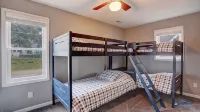 Chain O' Lakes life...serene bay w/ private beach access. Kayaks & Boats welcome - 4-Sterne