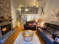 Beautiful Riverfront Townhome w/Fireplace.Steps to Historic Downtown Stowe. - Badekar