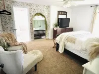 Family Getaway; Skiing, Wineries; Skyline Dr; Sleeps 4; Short Stays; EV+ - Boutique