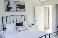 Remodeled barn with spectacular Views near redwoods and coast! - Apartments