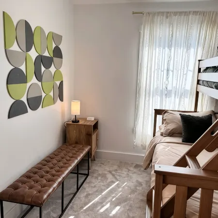 Alpine Townhouse - Stylish, Peaceful, and Walking Distance to Ellicottville