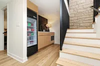PRIDE ROCK Luxury Retreat - 4-Star