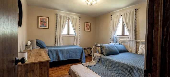 Packerland 3 Bedroom 2 Bath Near Lambeau/Airport Hotels in Green Bay