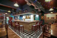 Grizz Hotel - 2-Star