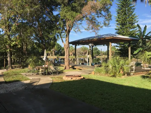 The Fish House - AWESOME BOAT RAMP -Waterfront -Scalloping-Fishing - 3-Star