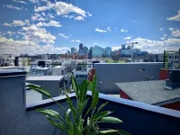 Rooftop Retreat-modern townhome in the heart of LoHi- roof deck-walk everywhere! - Bungalow