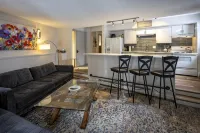 Modern cozy condo located close to ski area and Nordic Center in Breckenridge! - Jacuzzi