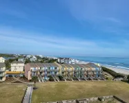5th Floor View of Beach and Ocean- Full condo- 2 pools- - 2-Star