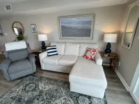 Oceanfront 2 Bd, 2.5 BTH in Surfside! - Boutique