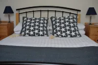 Great location, close to Ventnor beach and town. Perfect for families. - Wifi
