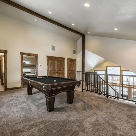 Luxury Lakeview Cabin w/Hot Tub, Pool, Sports Courts, Pickleball, Private Beach!