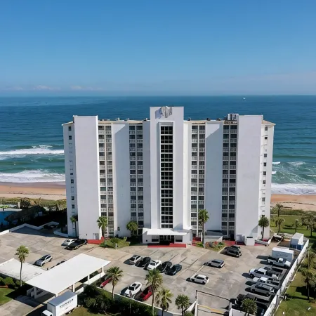 DIRECT OCEANFRONT Condo with BREATHTAKING VIEWS!