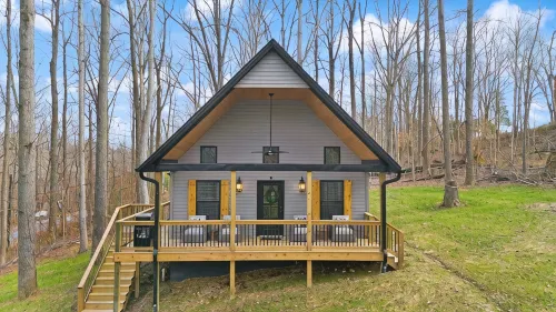 Spacious 3-bedroom house near Nolin Lake/Mammoth Cave, WiFi, Grill, Fire Pit! - Homestays