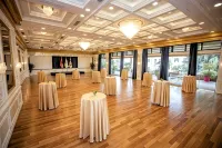 Tirana International Hotel & Conference Center - 4 ดาว