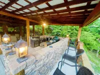 Private indoor pool Spacious Upgraded Lake Cabin. Perfect for Family Gatherings - Wifi
