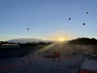 ABQ Home Overlooking Mountain- Near Sandia Tramway + Balloon Fiesta - อ่างจากุชชี่