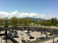 Auberge du Grand Lac - Mountain View