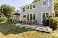 Spacious Getaway Close to Newport & Beaches - balcony