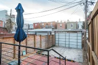 Luxury Capitol Hill Victorian — Private Gated Parking & Modern Kitchen - Bungalow