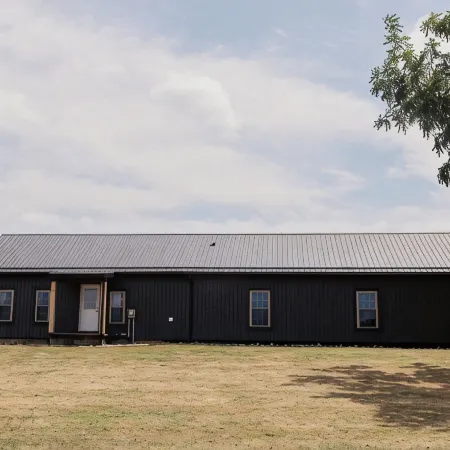 Red Hill Farm's Newly Renovated "Bunkhouse" with Hot tub and Gameroom