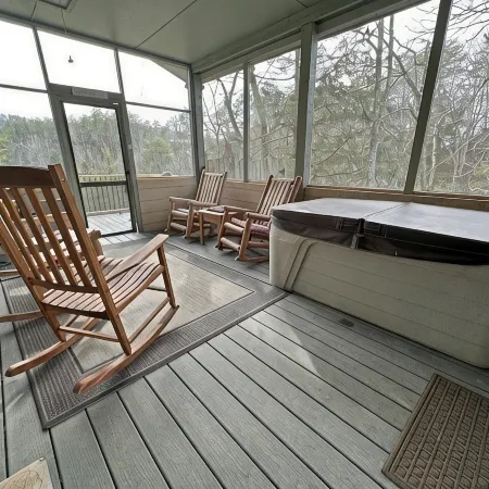Cozy Pigeon Forge Cabin Near Parkway: Hot Tub, Mountain Views & Pet Friendly!