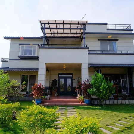 Leisure Hostel