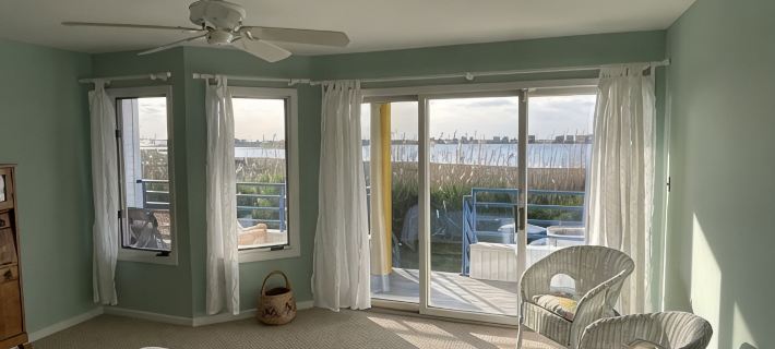 Bayside Retreat with Fabulous Views, Short walk to the Beach, Marvelous Sunsets ブリゲンティーンのホテル