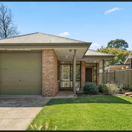 Quiet Family Home Near Adelaide CBD - Myrtle Bank
