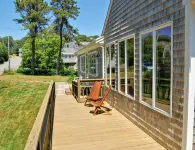 Spacious, private cottage just a few minutes walk to Ridgevale Beach! - 3-نجوم