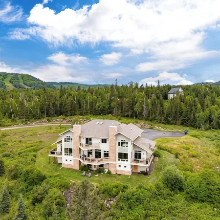 Lake Views Throughout. Next to Golf, Hiking, Biking Trails and Winery.