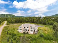 Lake Views Throughout. Next to Golf, Hiking, Biking Trails and Winery. - Boutique