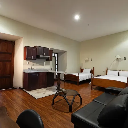Suites & Hotel El Quijote