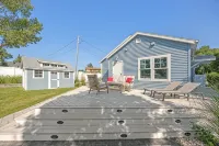 House Haven Steps From North Beach Walk to Town! - Villas
