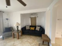 Roomy Lower 3 Bedroom West Coast Property with Pool - Pools