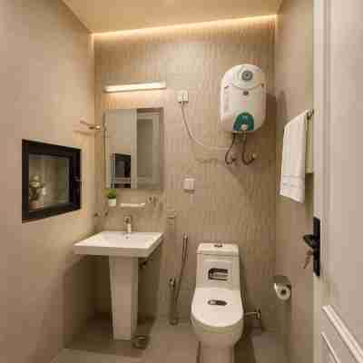 Luxury 2BHK | Bahria Town Phase 7 | WiFi + AC Rooms