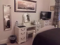 Eastdale Bed and Breakfast - parking