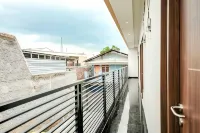 Rudi Rooms Near Stasiun Cikarang Mitra RedDoorz Hotels in Bekasi Regency