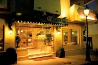 Hôtel le Rocher Hotels near Chez Tao