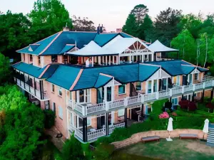 Echoes Boutique Hotel & Restaurant
