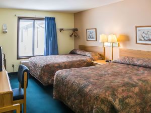 Norwood Inn and Suites - Minneapolis-St Paul Roseville