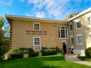 Riverside Hot Springs Inn & Spa - Adults Only