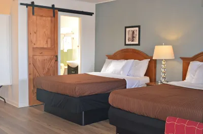 The Oak Motel Hotels near The Quilted Skein - Quilt Shop near Houston & Austin TX