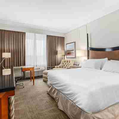 Holiday Inn Express Long Beach Rooms